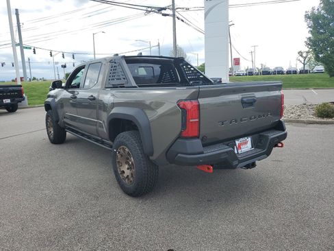 New 2026 Toyota Tacoma 4x4 Double Cab Hybrid image 3