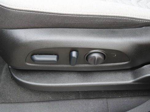Used 2024 Chevrolet Equinox LS w/ LS Convenience Package FWD image 10
