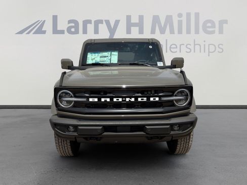 New 2026 Ford Bronco Outer Banks image 8