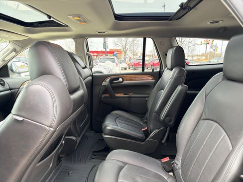 Used 2011 Buick Enclave CXL image 24