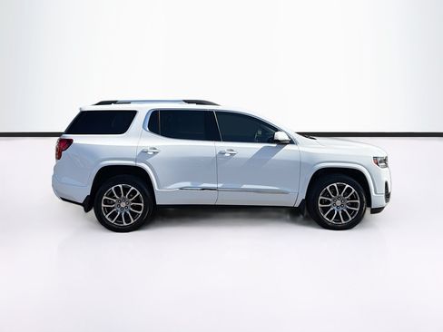 Used 2023 GMC Acadia Denali w/ Denali Technology Package FWD image 4