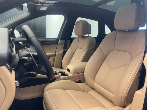 New 2026 Porsche Macan image 5