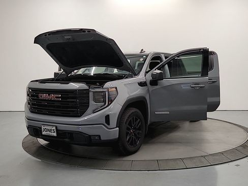 Used 2024 GMC Sierra 1500 Elevation AWD/4WD image 11