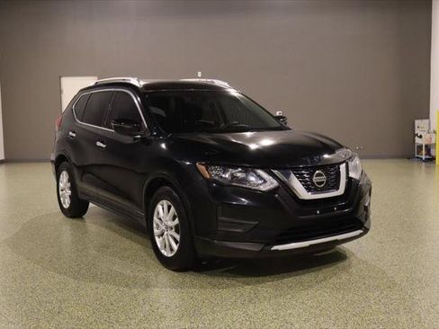 Used 2019 Nissan Rogue SV FWD image 1