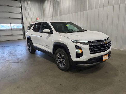 Used 2025 Chevrolet Equinox LT w/ Safety and Technology Package AWD/4WD image 2