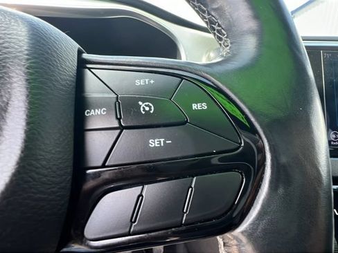 Used 2019 Chrysler Pacifica Touring-L w/ S Appearance Package FWD image 23