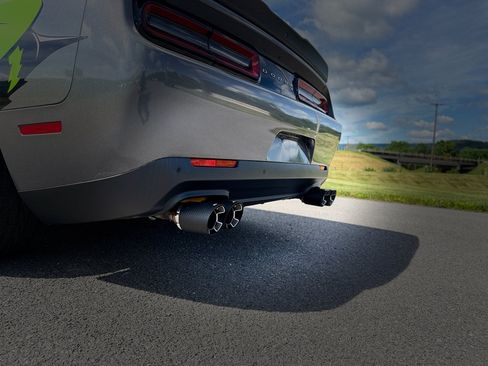 Used 2018 Dodge Challenger R/T Scat Pack RWD image 28