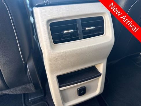 Used 2017 Ford Edge Titanium image 11