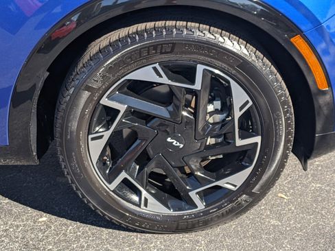 Certified 2024 Kia Sportage SX image 9