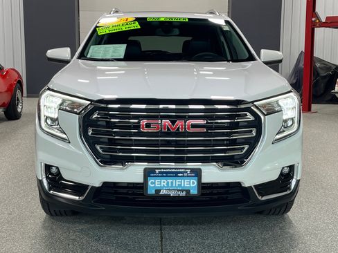 Certified 2024 GMC Terrain SLT w/ Infotainment Package II image 6