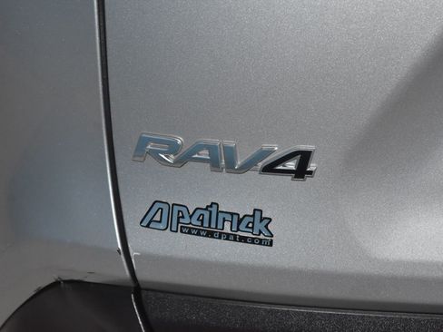 Used 2022 Toyota RAV4 LE AWD/4WD image 26