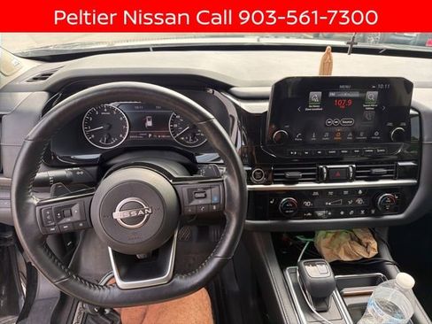 Certified 2023 Nissan Pathfinder SL w/ SL Premium Package FWD image 11