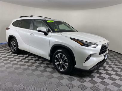 Used 2025 Toyota Highlander XLE