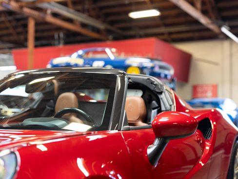 Used 2018 Alfa Romeo 4C Spider w/ Convenience Group - Spider image 24