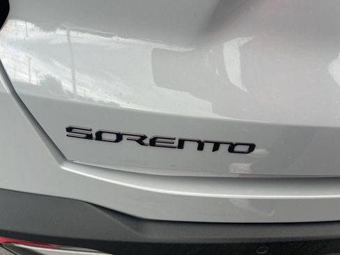 Used 2025 Kia Sorento SX Prestige w/ Olive Brown Leather Package image 15