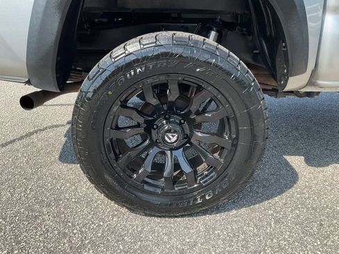 Used 2020 Toyota Tacoma TRD Off-Road w/ Technology Package AWD/4WD image 24
