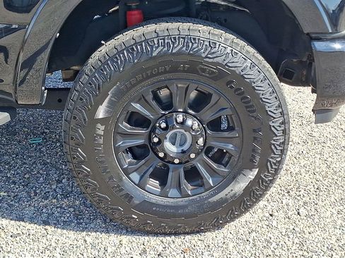 Used 2021 Ford F250 Lariat image 11