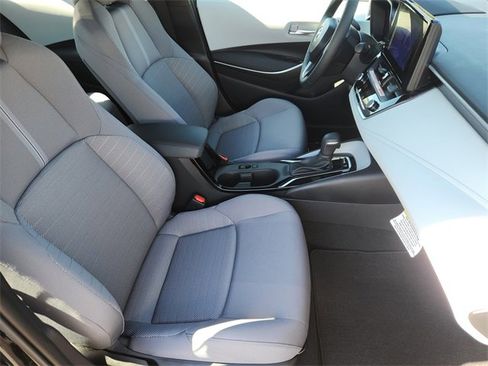 Used 2025 Toyota Corolla SE image 10
