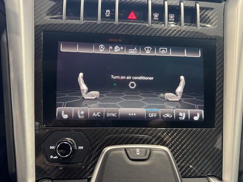 Used 2020 Lamborghini Urus image 19