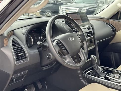 Certified 2024 INFINITI QX80 Premium Select w/ All-Season Package image 9