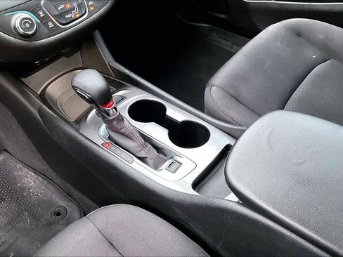 Used 2022 Chevrolet Malibu RS image 16