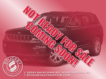 Used 2024 Jeep Grand Cherokee Laredo