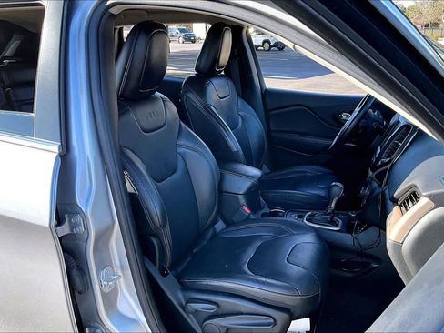 Used 2017 Jeep Cherokee Limited image 9