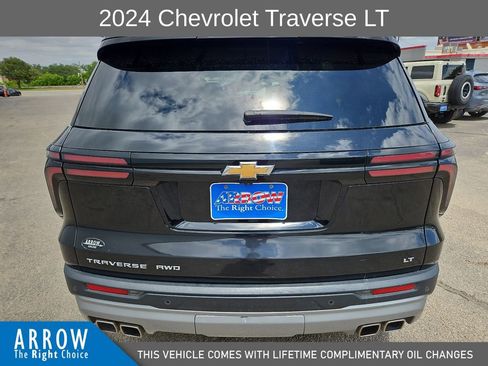 Used 2024 Chevrolet Traverse LT AWD/4WD image 11