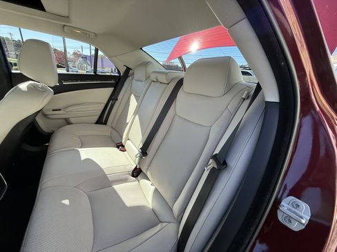 Used 2023 Chrysler 300 Touring L w/ Popular Equipment Group image 33