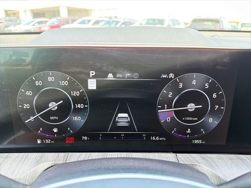 Certified 2025 Kia Telluride SX Prestige AWD/4WD image 11