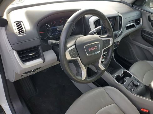 Used 2024 GMC Terrain SLT image 12