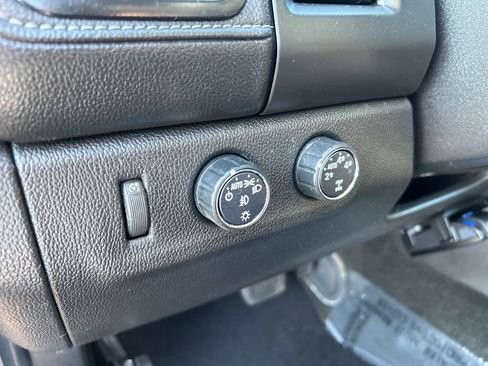 Used 2016 GMC Canyon SLE image 20