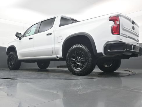 Used 2024 Chevrolet Silverado 1500 ZR2 w/ Technology Package AWD/4WD image 27