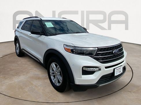 Used 2020 Ford Explorer XLT w/ Equipment Group 202A image 4