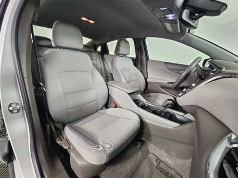 Used 2018 Chevrolet Malibu LT image 14