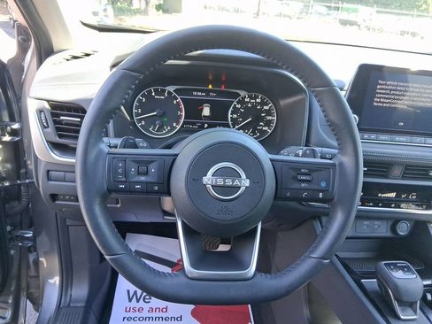 Used 2024 Nissan Rogue SV w/ SV Premium Package AWD/4WD image 15