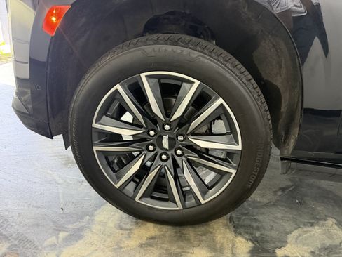 Used 2022 Cadillac Escalade ESV Sport w/ Touring Package AWD/4WD image 31