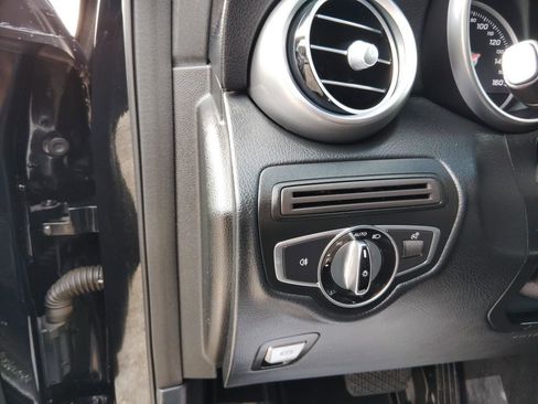 Used 2017 Mercedes-Benz GLC 300 4MATIC image 16