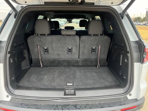 Used 2025 GMC Acadia Elevation image 28