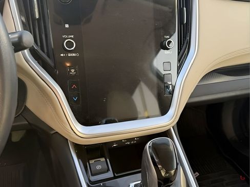 Used 2020 Subaru Outback Premium image 12