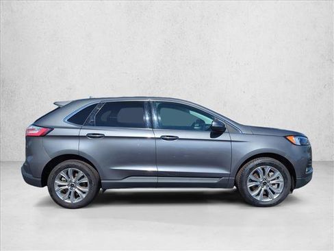Used 2024 Ford Edge Titanium image 4