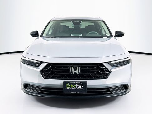 Used 2025 Honda Accord SE image 2