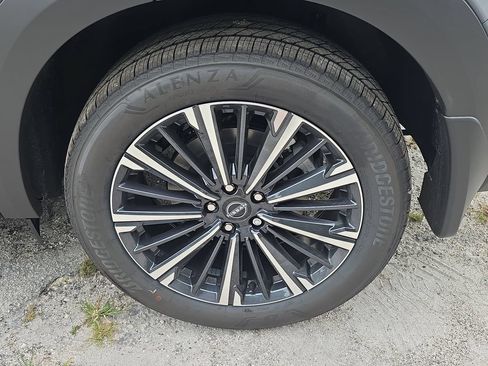 New 2026 Nissan Pathfinder Platinum AWD/4WD image 12