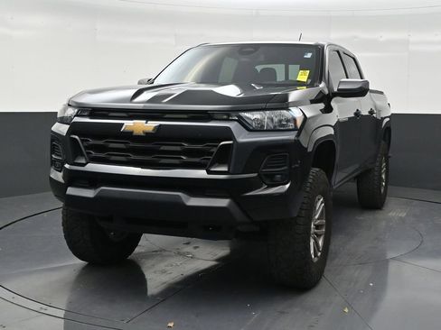 Used 2023 Chevrolet Colorado LT w/ LT Convenience Package II RWD image 8