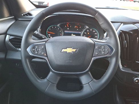 Used 2023 Chevrolet Traverse LT image 17
