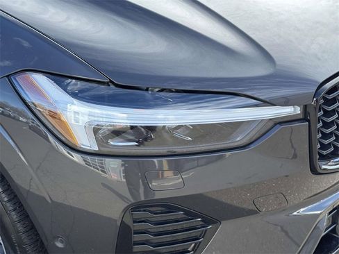 Certified 2023 Volvo XC60 B5 Plus image 8