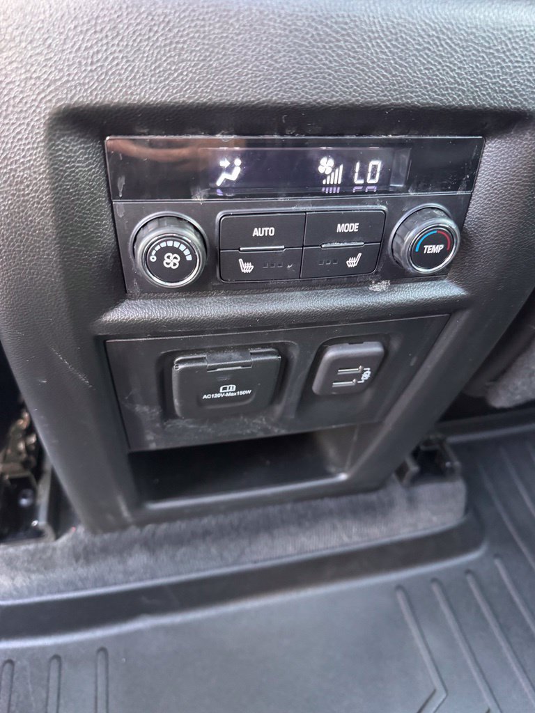 Used 2023 Chevrolet Traverse High Country AWD/4WD image 18