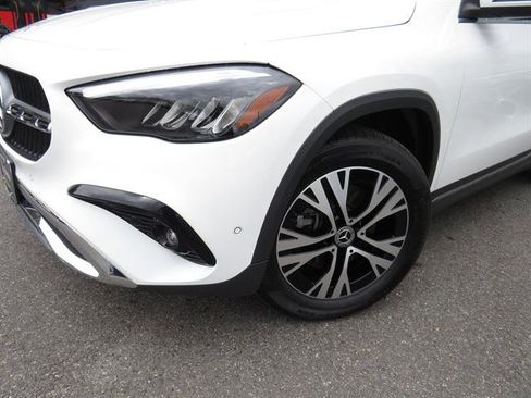 Used 2025 Mercedes-Benz GLA 250 4MATIC image 23