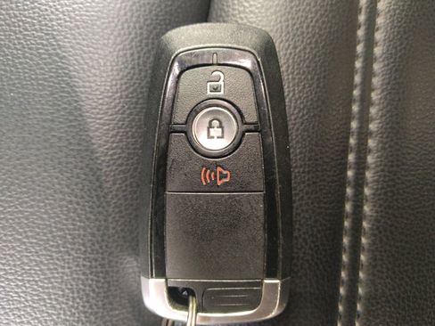 Used 2024 Ford Edge SEL image 32