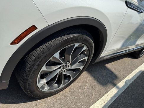 Certified 2023 Lincoln Nautilus Reserve FWD image 4